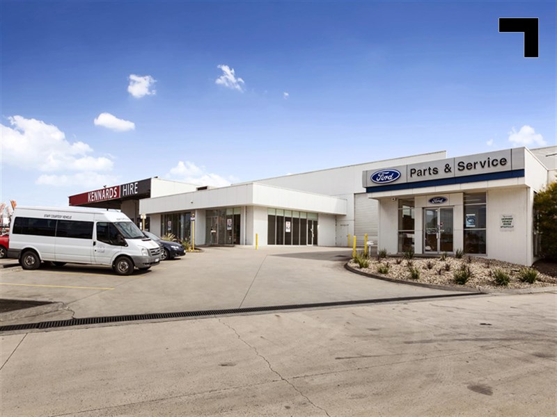 2/758 Princes Freeway, Laverton North