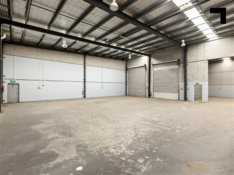 2/758 Princes Freeway, Laverton North