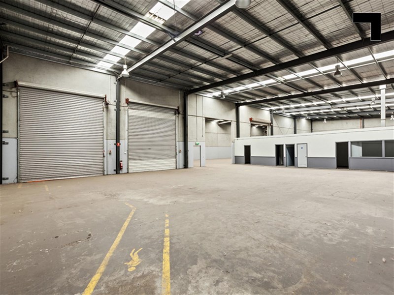 2/758 Princes Freeway, Laverton North