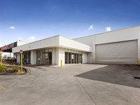 2/758 Princes Freeway, Laverton North