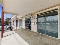 2/174 Millers Road, Altona North