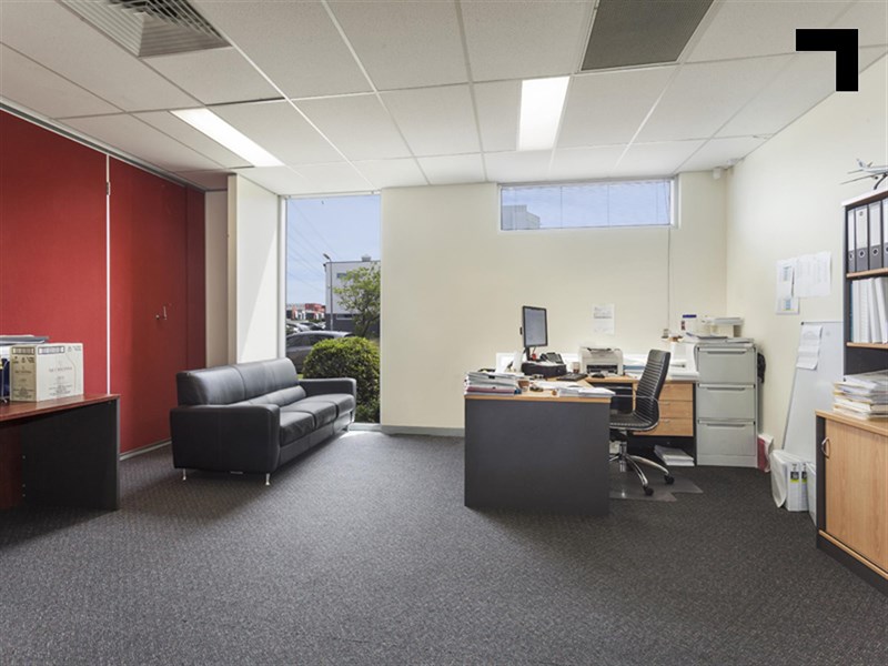 1/4 Rocklea Drive, Port Melbourne