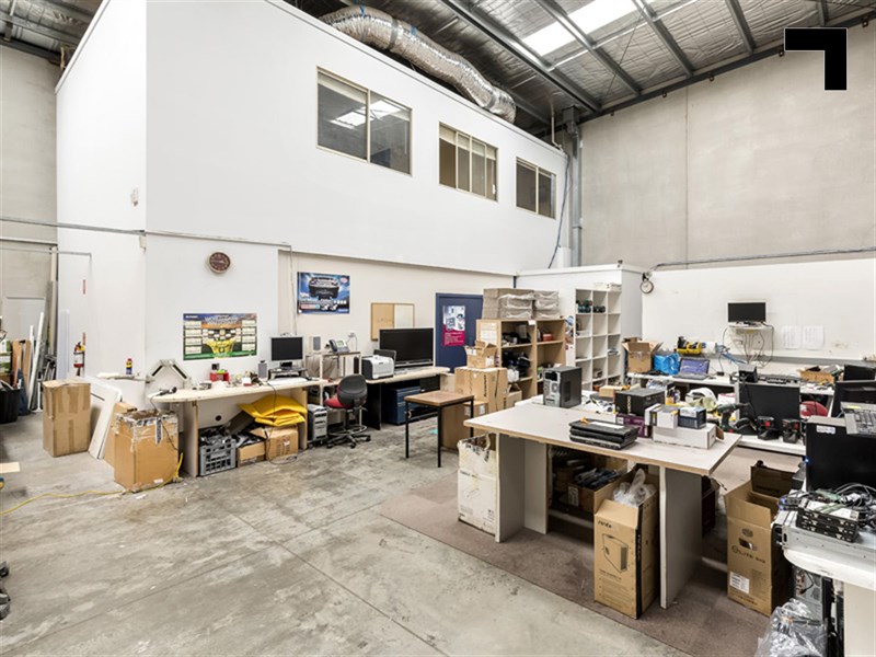 8/15 Howleys Road, Notting Hill