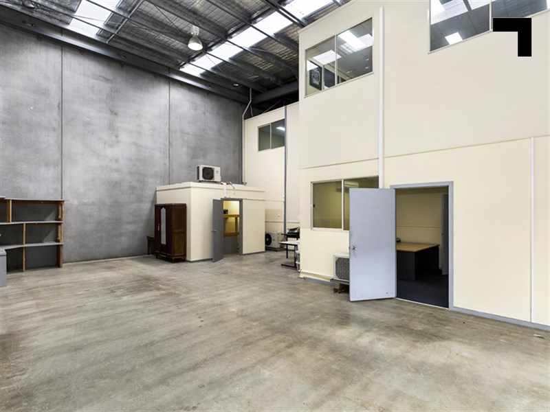 2/899 Wellington Road, Rowville