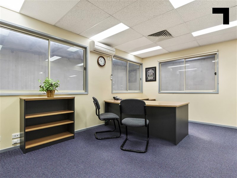 2/899 Wellington Road, Rowville
