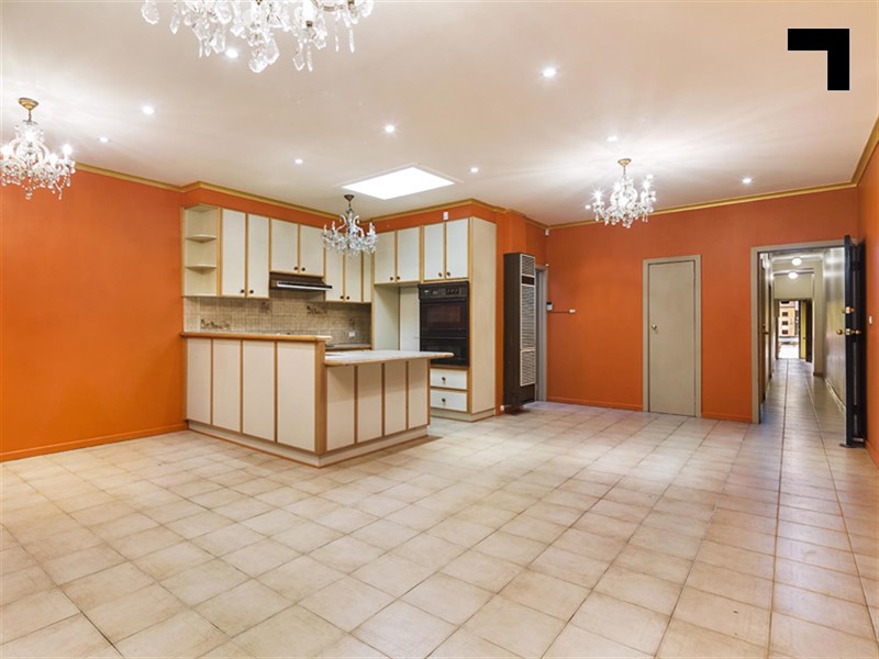 370 Bay Street, Brighton