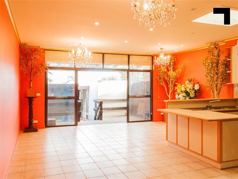 370 Bay Street, Brighton