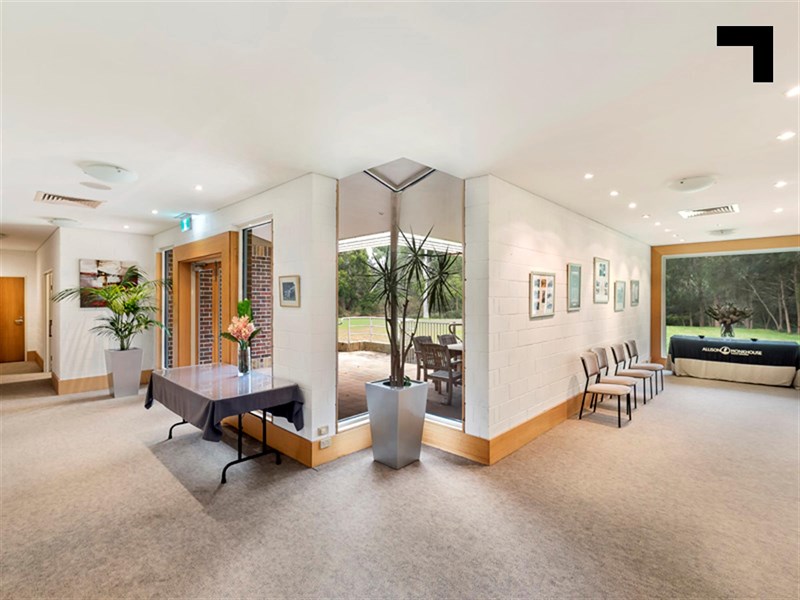 390 Burwood Highway, Wantirna South
