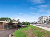 390 Burwood Highway, Wantirna South