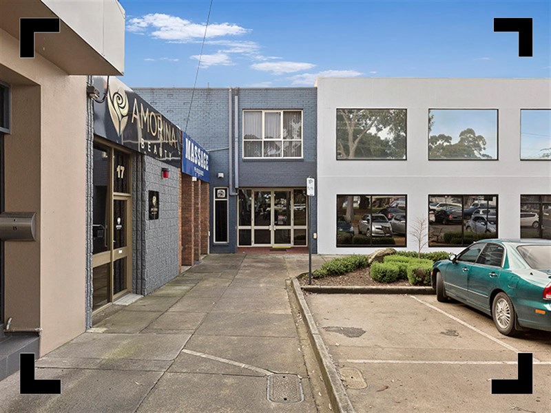 19A Hampshire Road, Glen Waverley