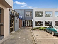 19A Hampshire Road, Glen Waverley