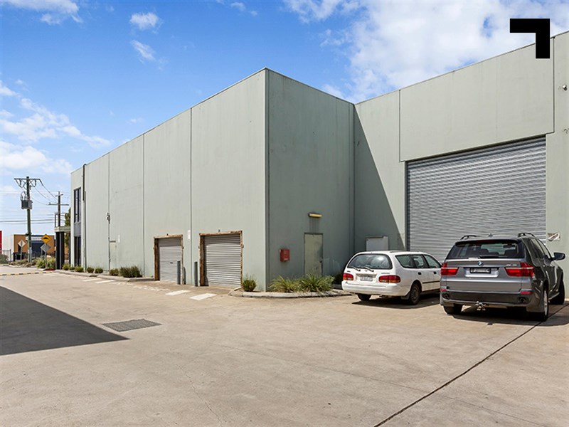 1/121 Fairbairn Road, Sunshine West