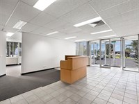 1A/187-189 Fairbairn Road, Sunshine West