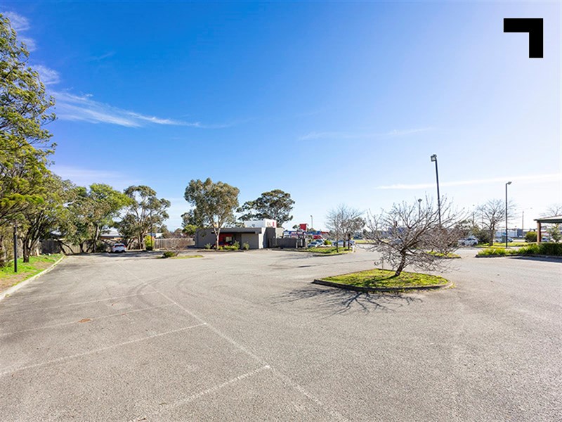 4 Hall Road, Carrum Downs