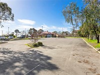 4 Hall Road, Carrum Downs