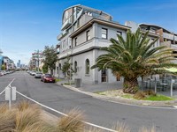 Ground Floor/49 Beach Street, Port Melbourne