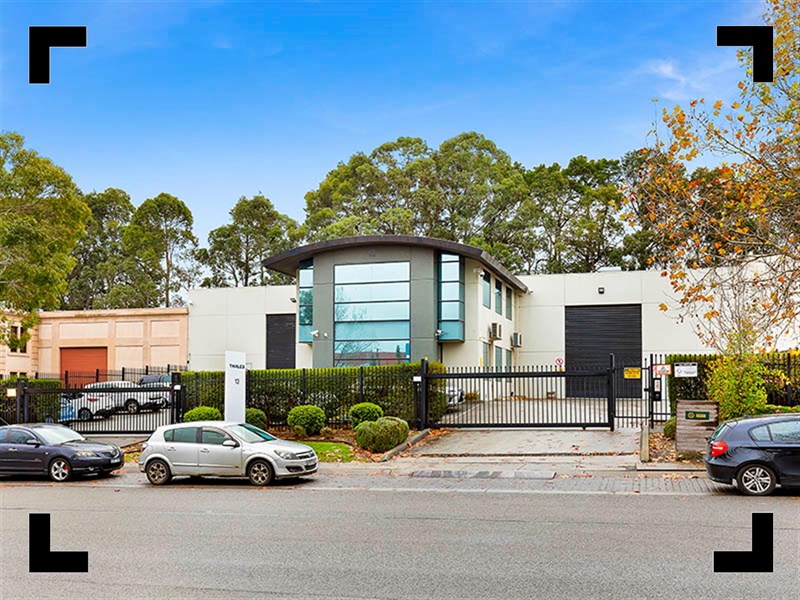 13 Redland Drive, Mitcham