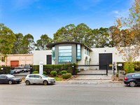 13 Redland Drive, Mitcham