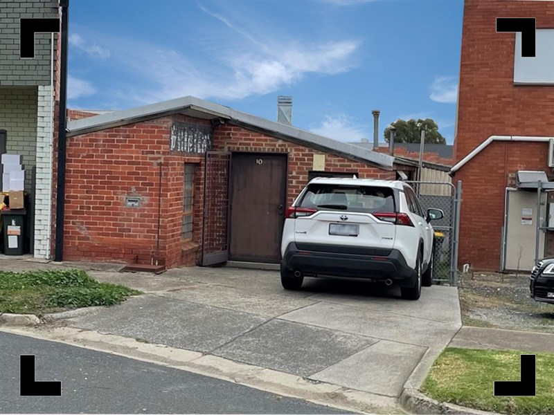 10 Rowern Court, Box Hill North