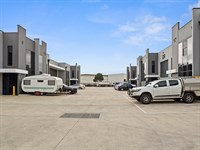 19/210 Boundary Road, Braeside