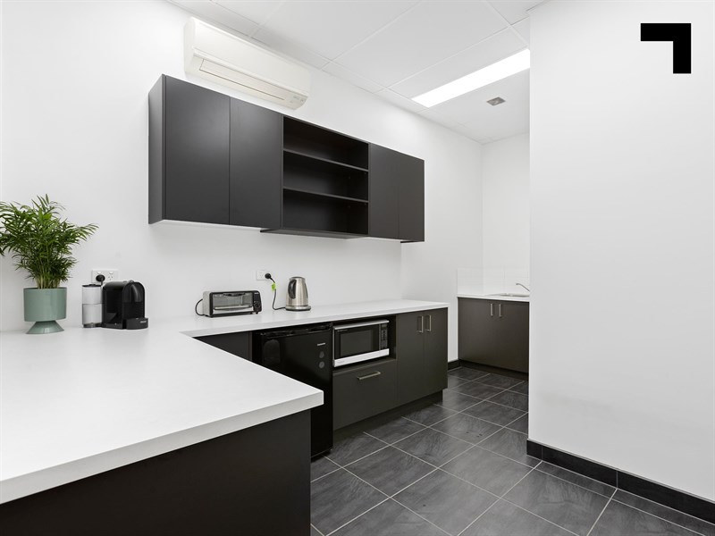 36 Radnor Drive, Deer Park