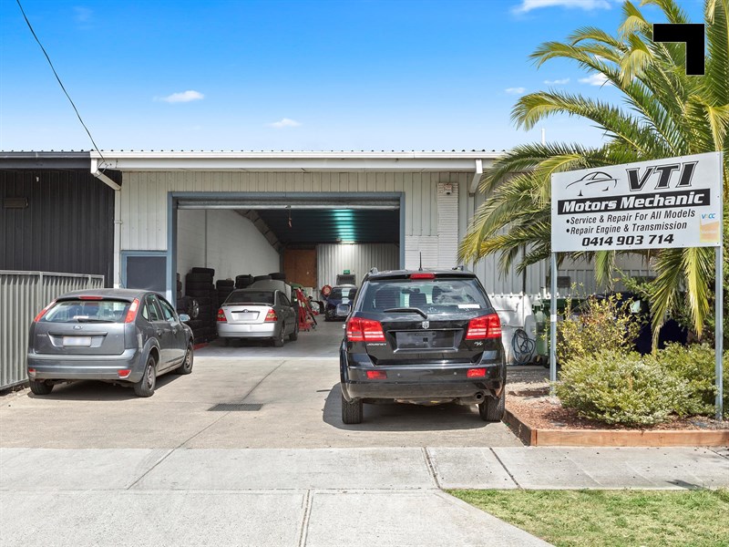 1-5/5-13 Comley Street, Sunshine North