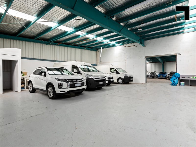 1-5/5-13 Comley Street, Sunshine North