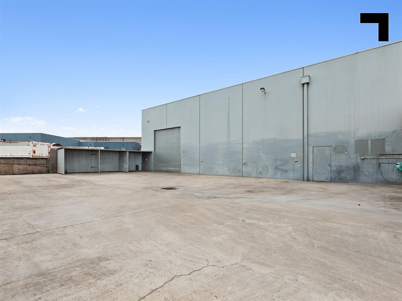 6 & 1/7 Everaise Court, Laverton North