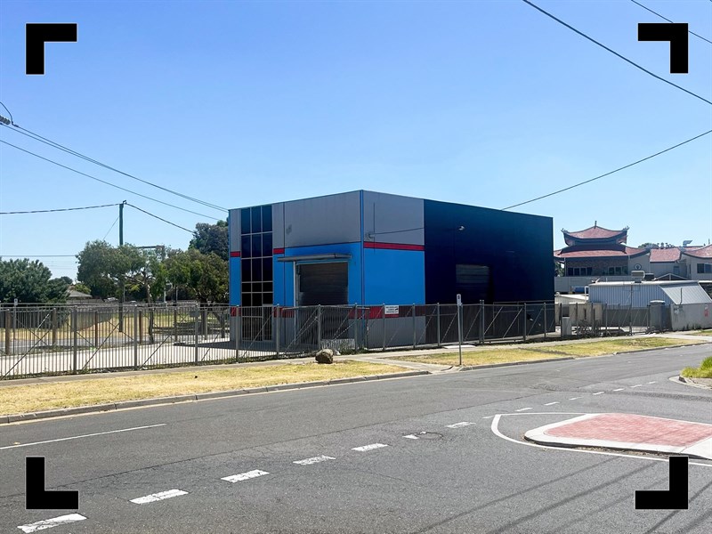 68 East Esplanade, St Albans