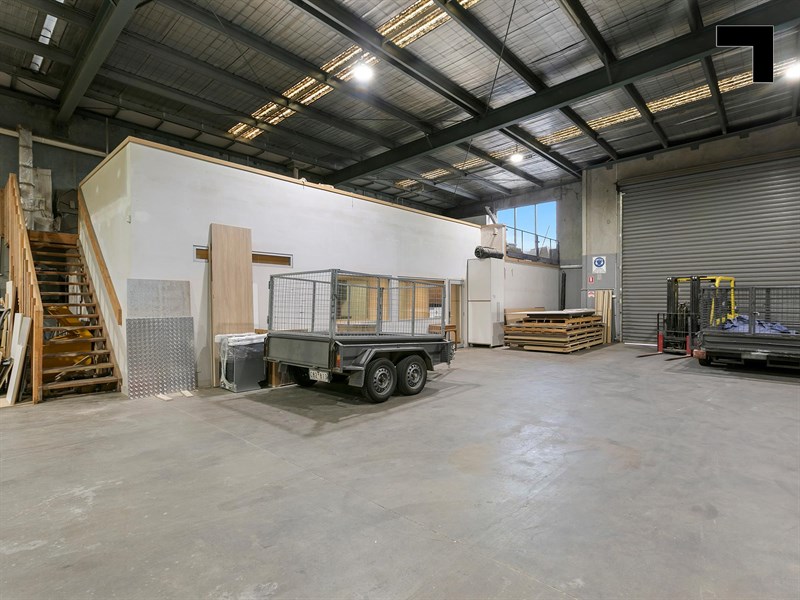 2/7 Everaise Court, Laverton North