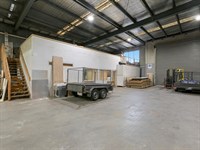 2/7 Everaise Court, Laverton North