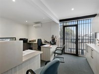 2/7 Everaise Court, Laverton North