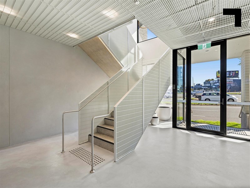 352 South Road, Hampton East