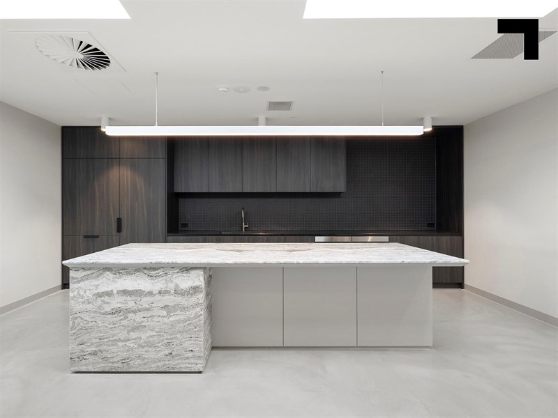 352 South Road, Hampton East