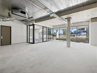 352 South Road, Hampton East