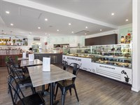 Cafe/125 Highbury Road, Burwood