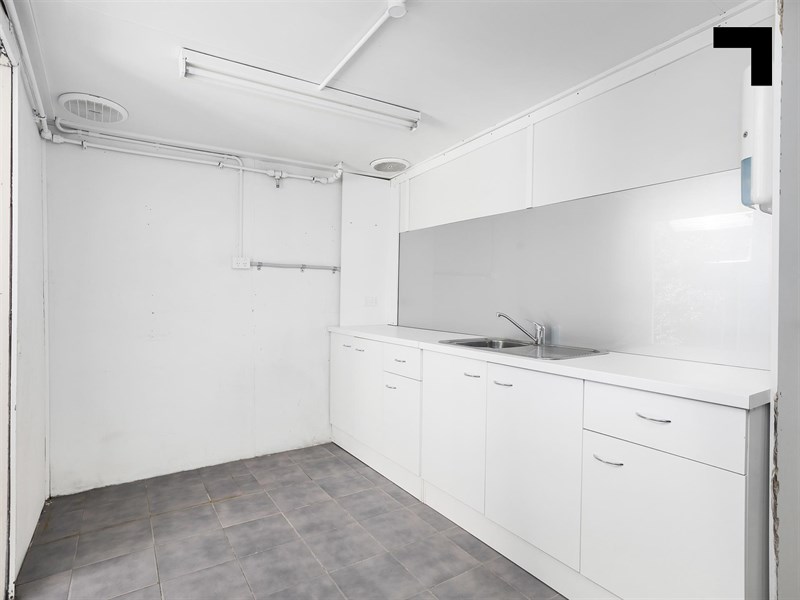 211 Moreland Road, Coburg
