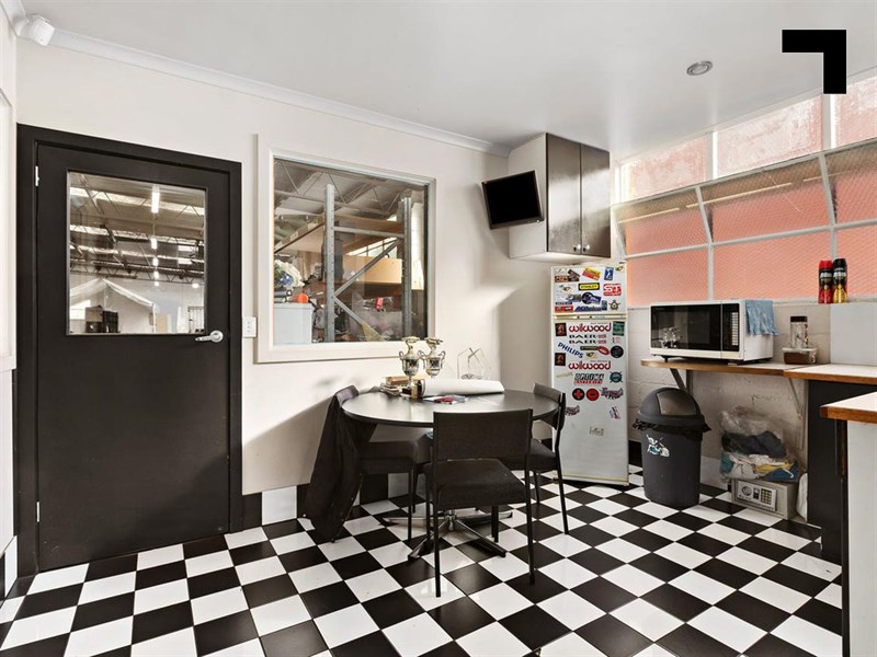 31 Victory Road, Airport West