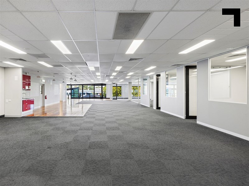9 Redland Drive, Mitcham