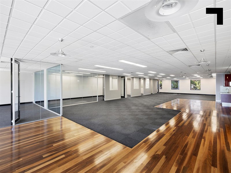 9 Redland Drive, Mitcham