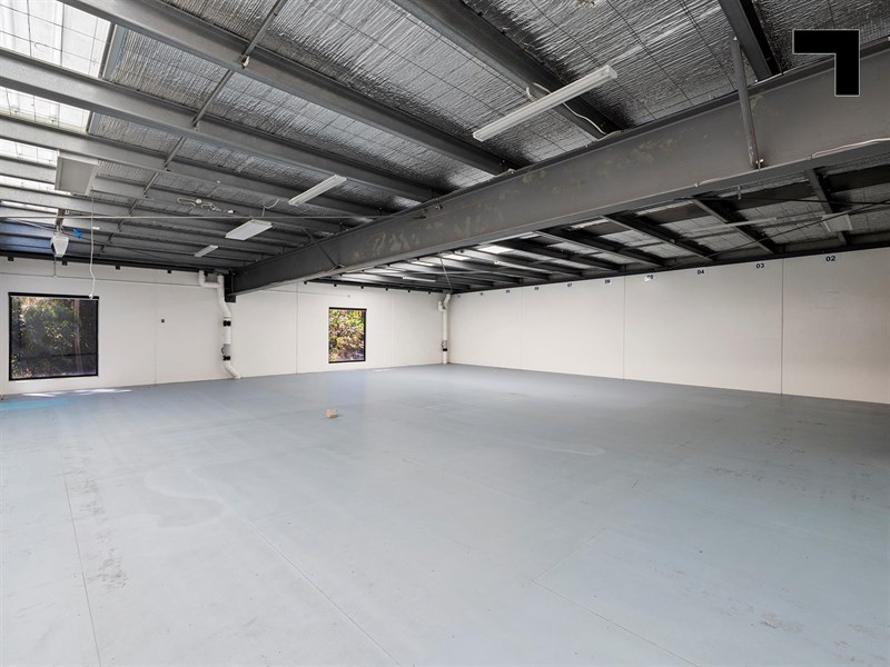 9 Redland Drive, Mitcham