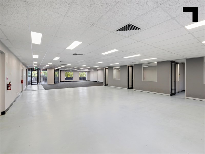 9 Redland Drive, Mitcham