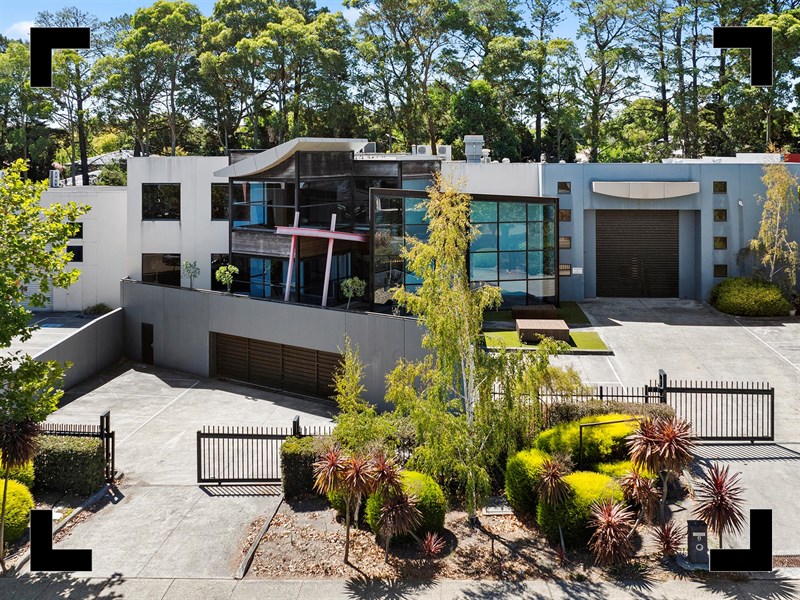 9 Redland Drive, Mitcham
