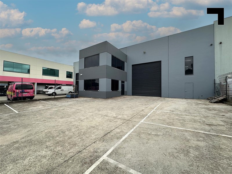 42 Lillee Crescent, Tullamarine