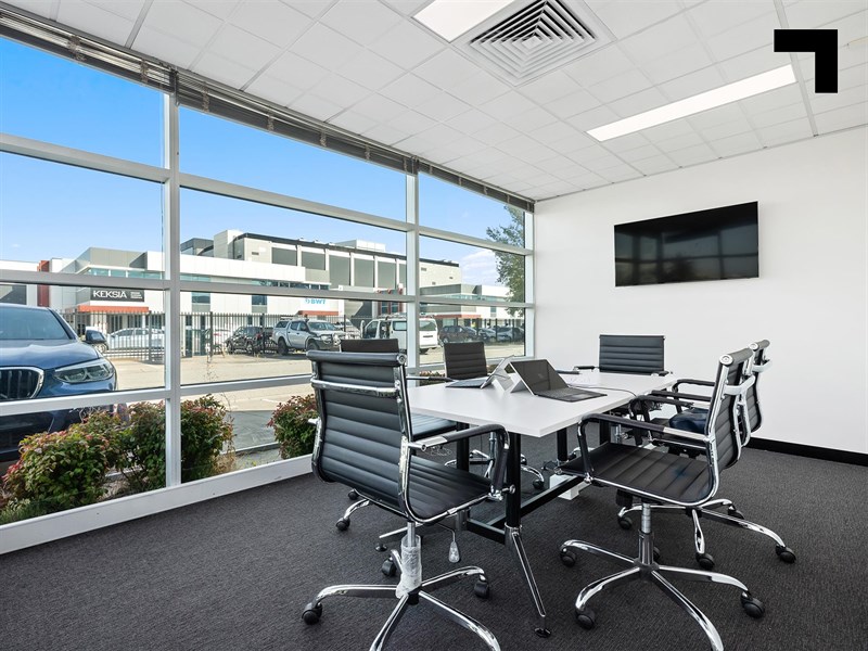 8/3 Westside Avenue, Port Melbourne