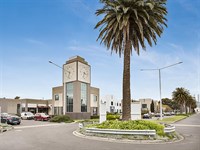 8/3 Westside Avenue, Port Melbourne