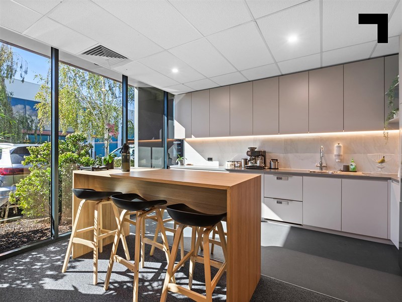 8/15 Howleys Road, Notting Hill