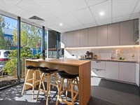 8/15 Howleys Road, Notting Hill