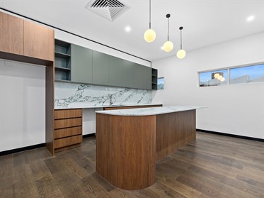 21021 - 135/15 Hall Street, Port Melbourne