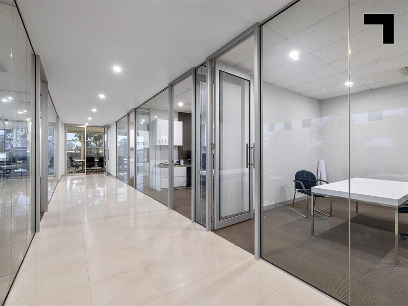 11 Holloway Drive, Bayswater